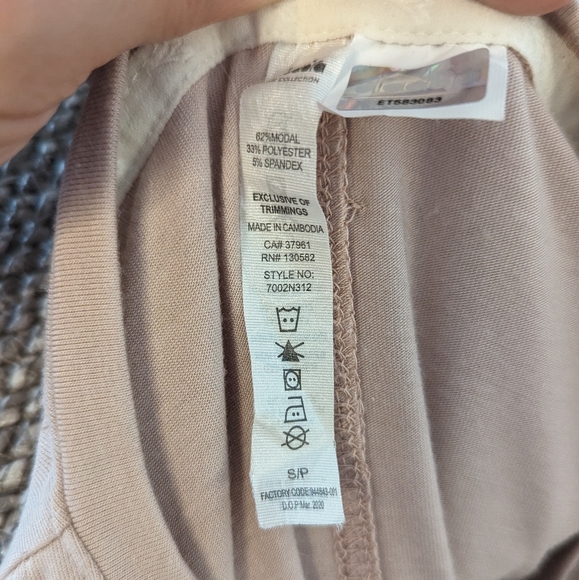 Diadora Powder Pink Long Sleeve Front Twist Top - Picture 4 of 6